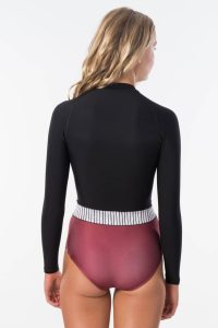 Rip Curl - Searchers Long Sleeve Spring Suit Wetsuit Produktbild - The Searchers Long Sleeve Spring Suit is the ultimate womens spring suit. Designed with style and made for surfing using 100% 1mm E4 neoprene, the Searchers Long Sleeve Spring is detailed with E-stitch high stretch seams for total comfort and flexibility in the water. Raw edge leg openings feature surf grip keeping the bikini cut in place no matter what conditions you are surfing in.