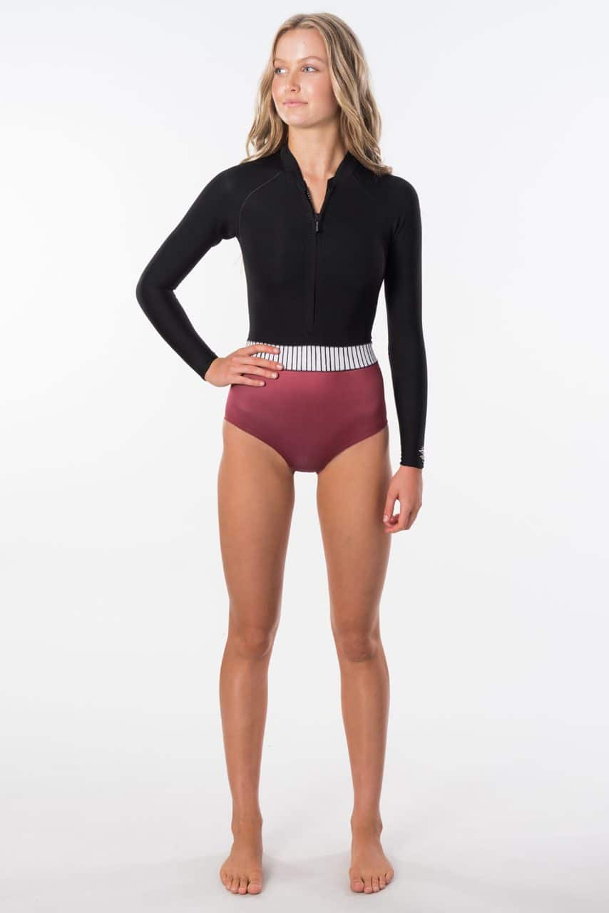 Rip Curl - Searchers Long Sleeve Spring Suit Wetsuit, The Searchers Long Sleeve Spring Suit is the ultimate womens spring suit. Designed with style and made for surfing using 100% 1mm E4 neoprene, the Searchers Long Sleeve Spring is detailed with E-stitch high stretch seams for total comfort and flexibility in the water. Raw edge leg openings feature surf grip keeping the bikini cut in place no matter what conditions you are surfing in., Wakeboard, Wetsuits > Short suits, Wakesurf, Wakesurf > Wetsuits, Wakeboard > Wetsuits, Wetsuits, Women, Rip Curl, Wassersport, Lifestyle Rip Curl - Searchers Long Sleeve Spring Suit Wetsuit Produktbild - The Searchers Long Sleeve Spring Suit is the ultimate womens spring suit. Designed with style and made for surfing using 100% 1mm E4 neoprene, the Searchers Long Sleeve Spring is detailed with E-stitch high stretch seams for total comfort and flexibility in the water. Raw edge leg openings feature surf grip keeping the bikini cut in place no matter what conditions you are surfing in.