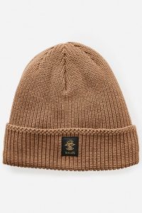 RIP CURL - Searchers Reg Beanie Produktbild - It's high fashion and function with Searchers Polartec Reg Beanie. A regular/shallow fit all black beanie made from superior Polartec fleece with its extra warm weave and recycled fabric. Complete with woven Search logo badge.