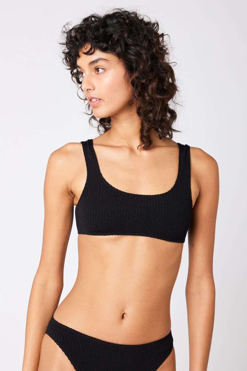 RIP CURL - X Surf And The City Halter Bikini Top - Light Green, One Size Fits All!\n\nThe Rip Curl X Surf and The City Bralette bikini top, with its ribbed fabric, hugs the body for optimum comfort. Available in sober or pastel colors, it's a very cute model to pair with panties from the same range., Fashion > Bikinis, Fashion, Women, Rip Curl, Wassersport, Lifestyle RIP CURL - X Surf And The City Halter Bikini Top - Light Green Produktbild - One Size Fits All!\n\nThe Rip Curl X Surf and The City Bralette bikini top, with its ribbed fabric, hugs the body for optimum comfort. Available in sober or pastel colors, it's a very cute model to pair with panties from the same range.