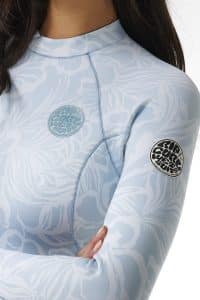 RIP CURL - G Bomb Long Sleeve Back Zip Boyleg Springsuit Produktbild - G Bomb Long Sleeve Back Zip Boyleg Springsuit Experience ultimate comfort and performance in the water with our G Bomb Long Sleeve Back Zip Boyleg Springsuit. Made from 80% neoprene and 20% polyamide, this springsuit features E5 neoprene for superior flexibility and durability.