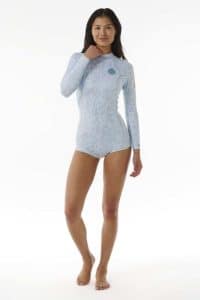 RIP CURL - G Bomb Long Sleeve Back Zip Boyleg Springsuit Produktbild - G Bomb Long Sleeve Back Zip Boyleg Springsuit Experience ultimate comfort and performance in the water with our G Bomb Long Sleeve Back Zip Boyleg Springsuit. Made from 80% neoprene and 20% polyamide, this springsuit features E5 neoprene for superior flexibility and durability.