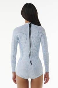 RIP CURL - G Bomb Long Sleeve Back Zip Boyleg Springsuit Produktbild - G Bomb Long Sleeve Back Zip Boyleg Springsuit Experience ultimate comfort and performance in the water with our G Bomb Long Sleeve Back Zip Boyleg Springsuit. Made from 80% neoprene and 20% polyamide, this springsuit features E5 neoprene for superior flexibility and durability.