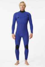 RIP CURL - E Bomb 3/2 Zip Free Wetsuit Produktbild - Enjoy the perfect balance of flexibility and warmth with the Rip Curl E-Bomb 3/2 Zip Free Wetsuit. Designed to optimize your surf sessions, this wetsuit incorporates advanced features for ultimate performance. The E7 and E6 thermo lining neoprene ensures superior insulation and freedom of movement. With critical stress point taping and E6 tape, this suit offers exceptional durability. Sealed cuffs keep cold water from rushing in, and an external key pocket provide added convenience. Drop in with confidence and surf to your full potential in the E-Bomb 3/2 Zip Free Wetsuit.