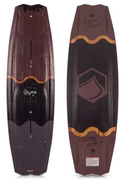 RHYME BOAT WAKEBOARD Wakeboard von Liquid Force in Action auf dem Wasser