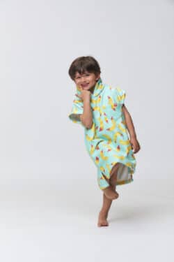 AFTER ESSENTIALS Babies Poncho - Banana Stain
