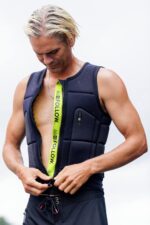 Follow Global Mens Wake Impact Vest Black2