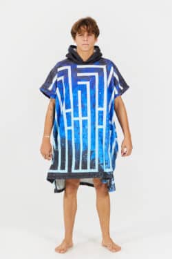 After Essentials Artist's Series Poncho L'atlas3