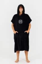 After Essentials Logo Poncho Black3