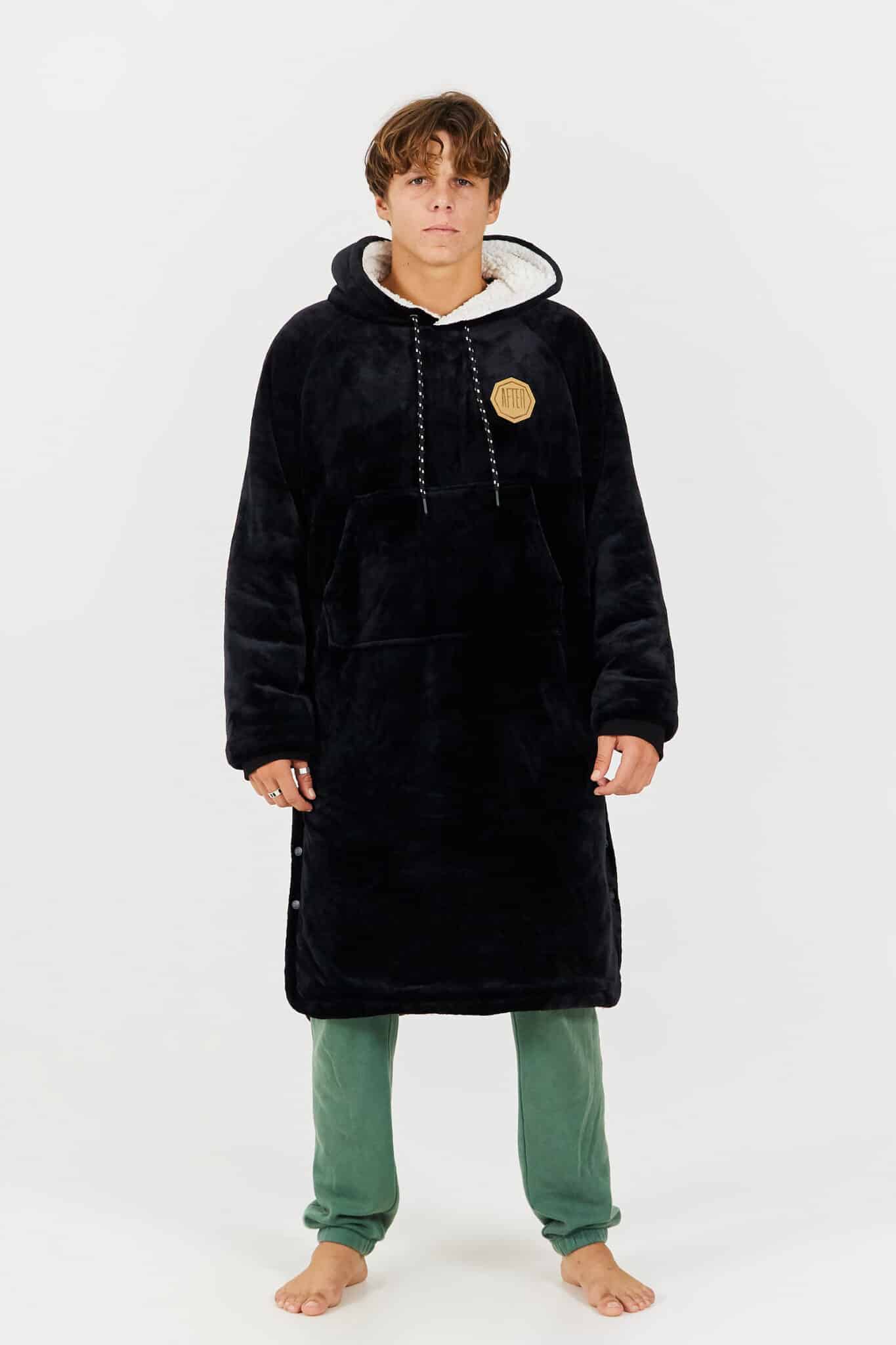 After Essentials Sofa Poncho Jet Black After Essentials Sofa Poncho Jet Black