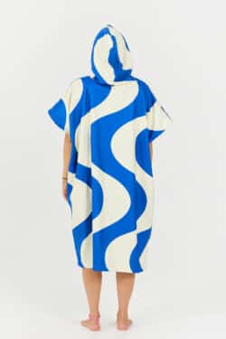 After Essentials Swim Club Poncho Ondulations Blue3