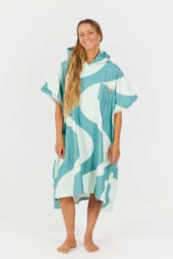 After Essentials Swim Club Poncho Ondulations Green