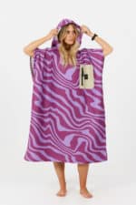 After Essentials Tech Pocket Poncho Crazy Waves3
